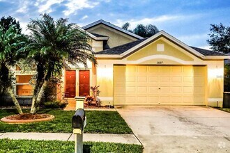 Building Photo - 3837 Lockridge Dr
