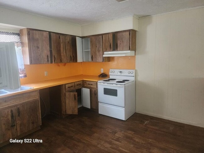 Building Photo - 1817 Los Pinos Rd