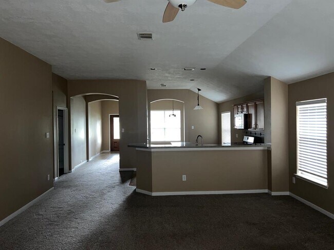 Foto del edificio - 18722 Cluster Oaks Dr
