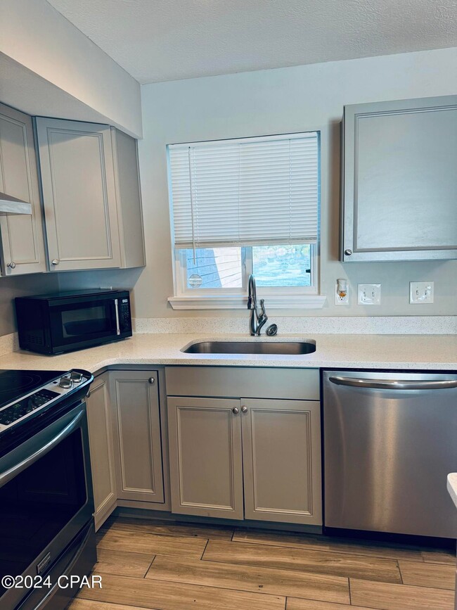 Foto del edificio - 1006 Wildwood Rd