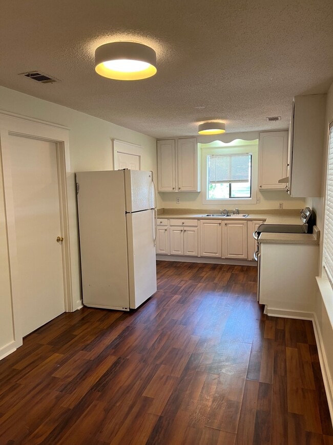 Foto del edificio - 35 Bay Breeze Dr