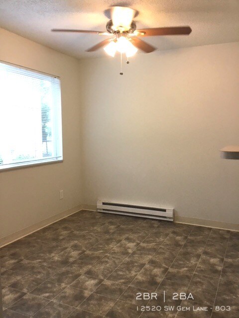 Building Photo - 12520 SW Gem Ln