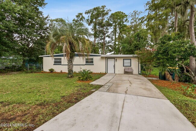 Building Photo - 1766 Brookview Dr S