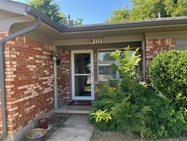 Foto del edificio - 1331 W Hayes St