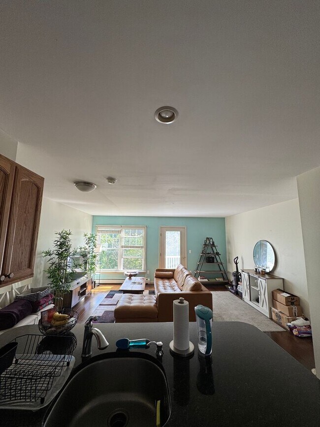 Foto del edificio - $2,650 2BD/1.5BA South Portland Near I-295