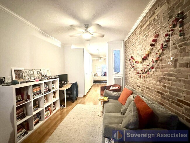 Foto del edificio - 516 E 84th St