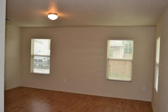 Building Photo - Hunters Pond - 2210 Fishing Stone, San Ant...