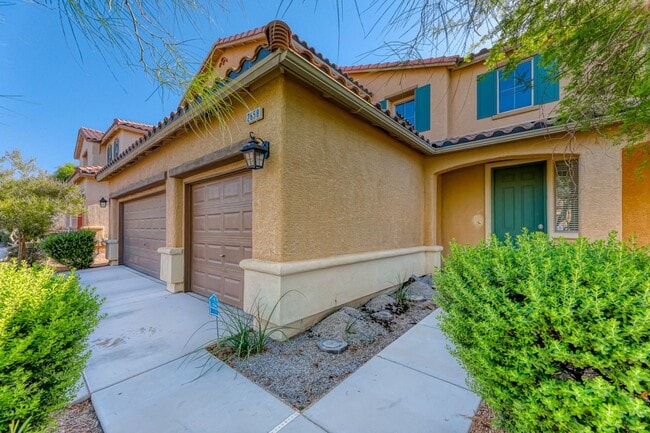 Building Photo - 4 Bed / 3 Bath Home with Loft, Downstairs Bedroom & 3 Car Garage – Sunrise Highlands