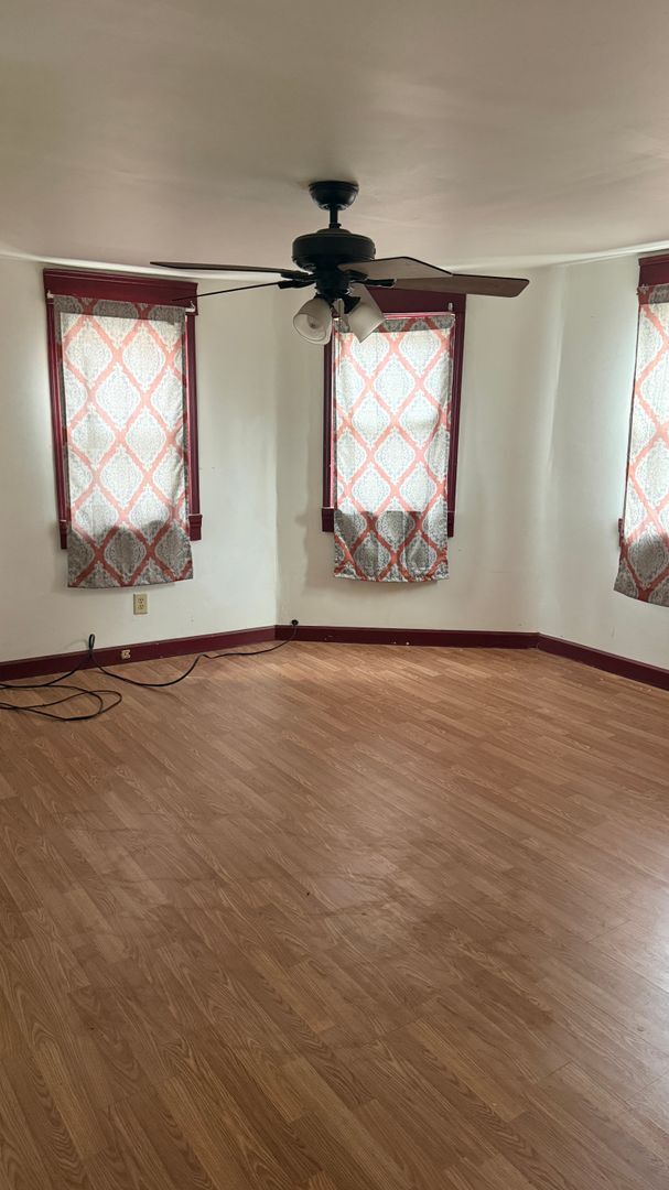 Foto del edificio - 315-317 N Shenango Blvd