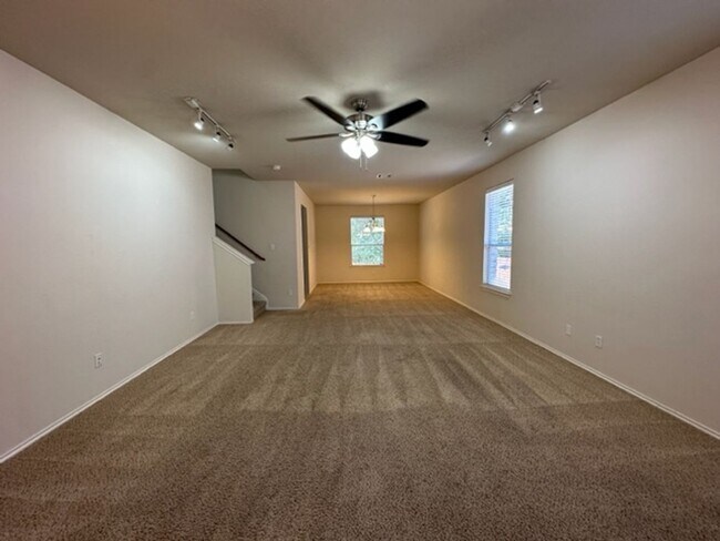 Building Photo - Wonderful home is South Austin. Great loca...