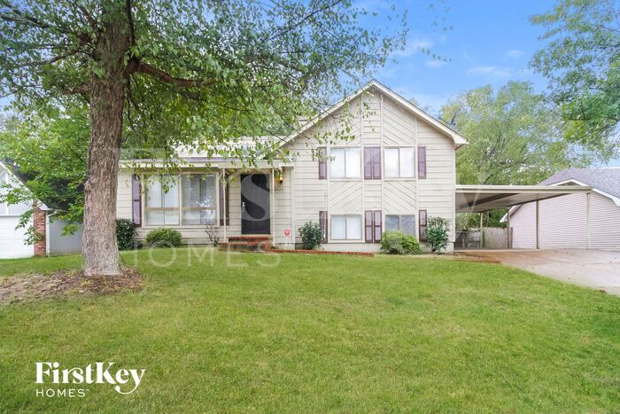 Primary Photo - 4425 Castle Heights Dr