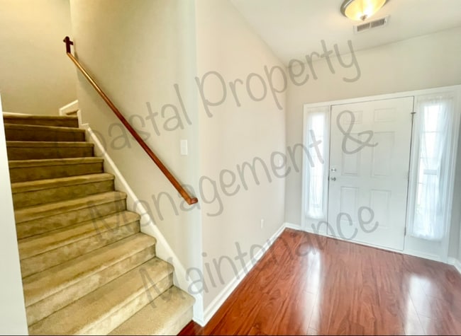 Photo - 135 Carolina Oaks Dr House