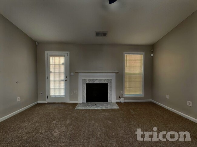 Building Photo - 294 3rd Ave