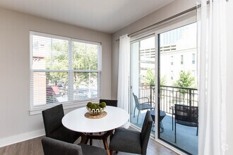 2BR, 2BA - 1,031-1,089 SF - Stevie - Xander on State