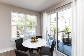 2BR, 2BA - 1,031-1,089 SF - Stevie - Xander on State