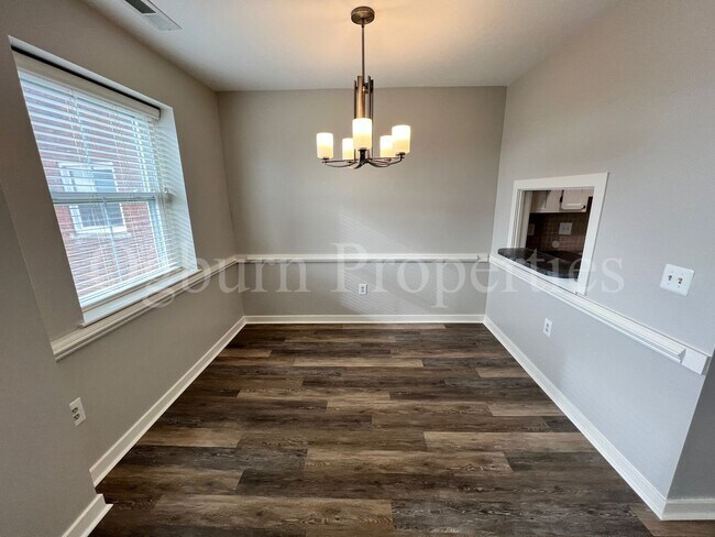Building Photo - 315-507 N. Spruce St-1BR/1.5BA-Downtown AP...