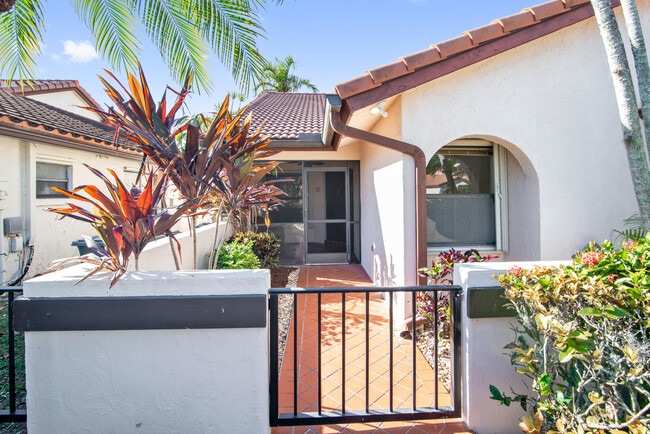Building Photo - 7842 Villa Nova Dr N
