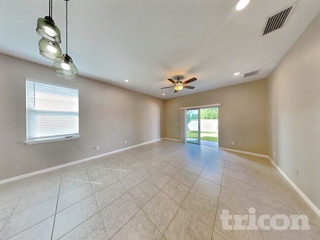 Building Photo - 5227 Little Stream Ln