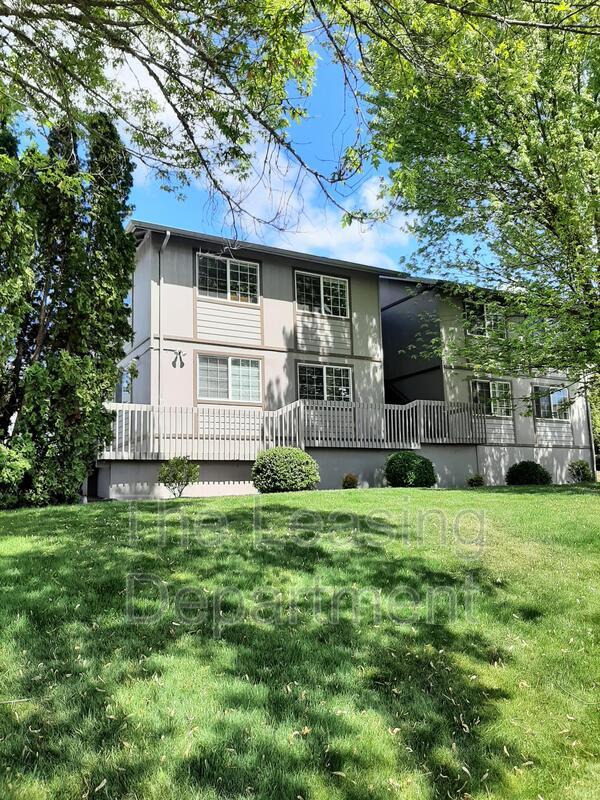 Primary Photo - 2141 NW North Hill Dr