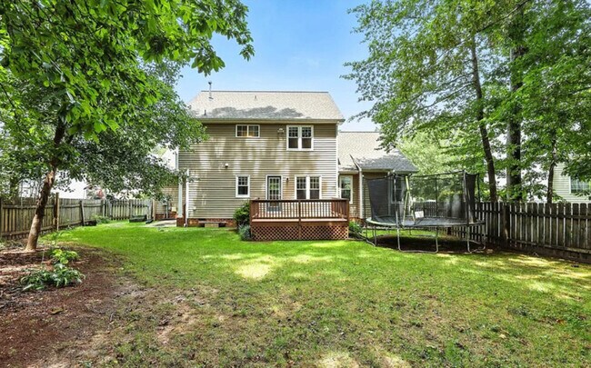 Building Photo - 16000 Hampton Summit Dr