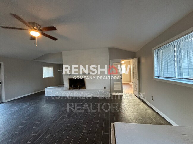 Foto del edificio - 3015 Laurencekirk Rd