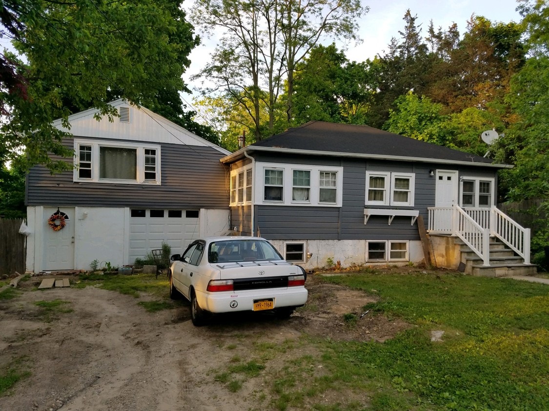 Primary Photo - 55 Hickory Rd