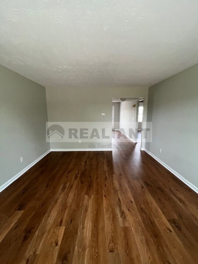 Photo - 425 Lenney Drive Apartment