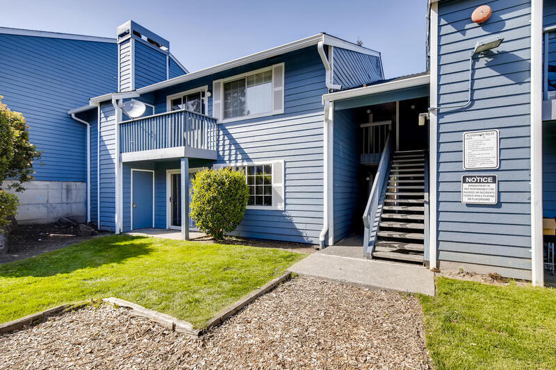 Primary Photo - 16817 Larch Way
