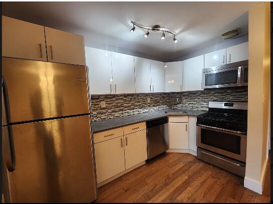 Primary Photo - 22 Woodbine St