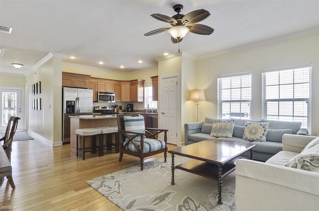 Building Photo - 2 br, 3 bath House - Cayo Hueso Sunshine