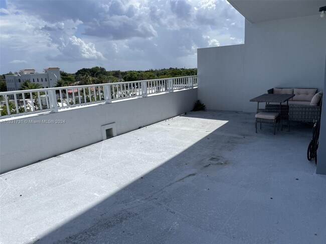 Foto del edificio - 60 NW 37th Ave
