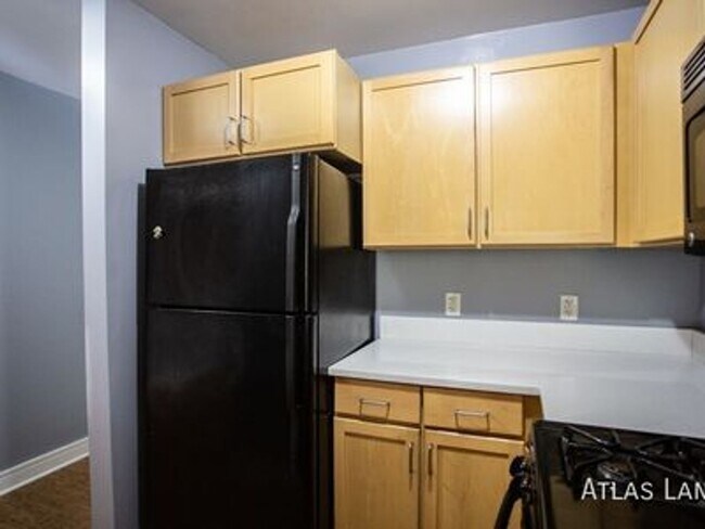 Foto del edificio - Spacious Efficiency with Modern Amenities, SW Waterfront Location, Fitness Room, Pool and Concier...
