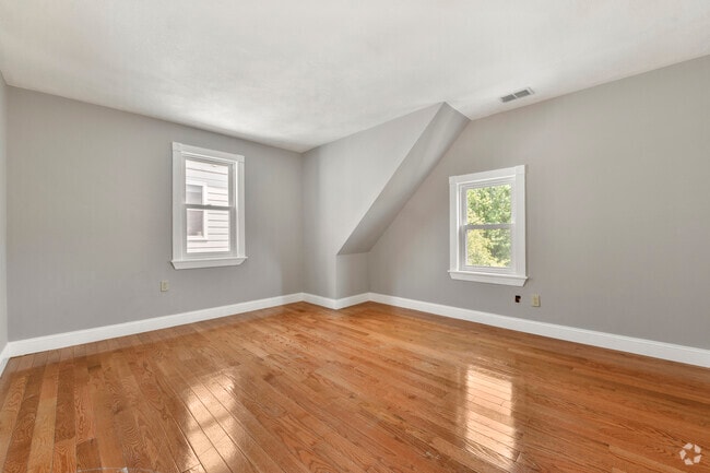 Building Photo - 70 Topliff St