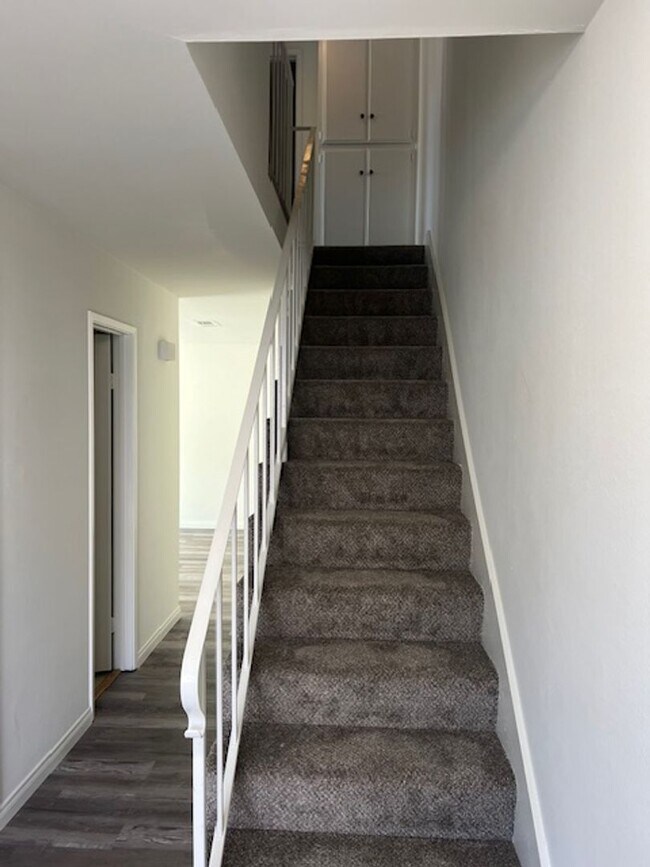 Foto del edificio - Clairemont Mesa 4 bed/2.5 bath townhouse rental available now!