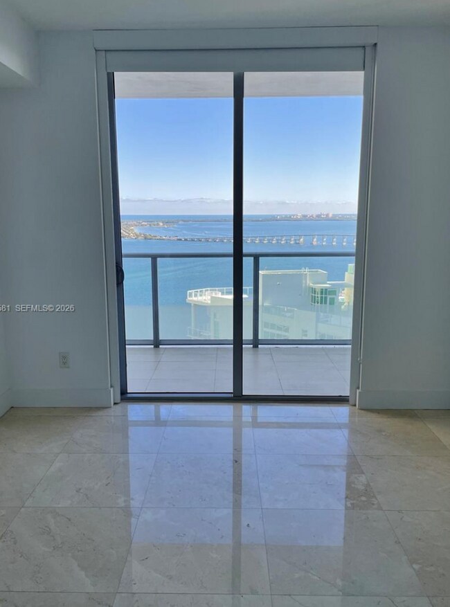 Foto del edificio - 1300 Brickell Bay Dr