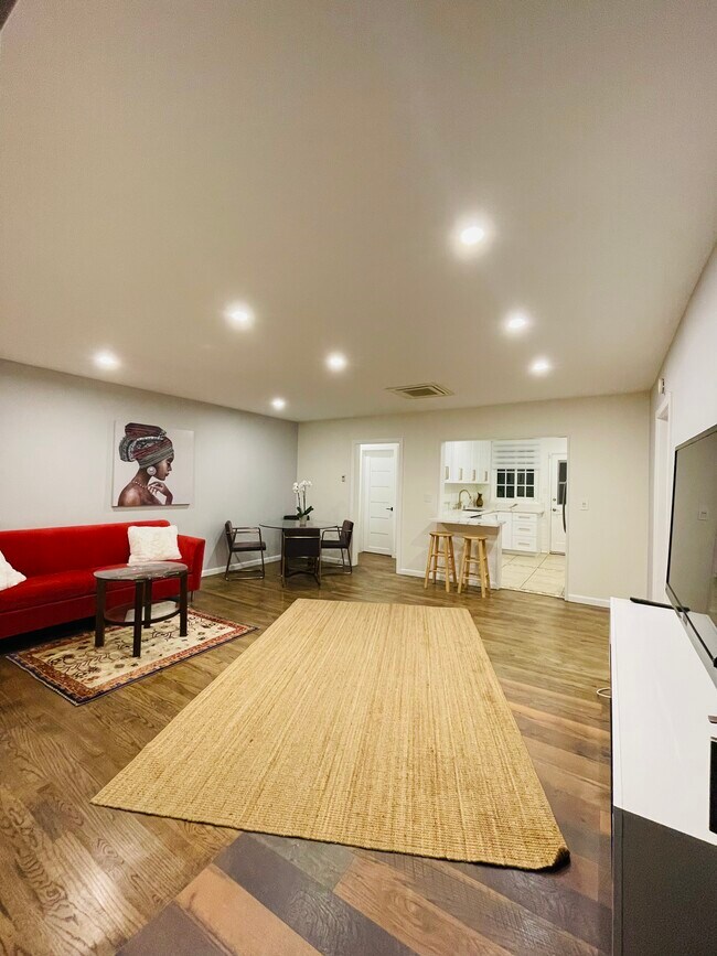 Foto del edificio - 5512 W 82nd St
