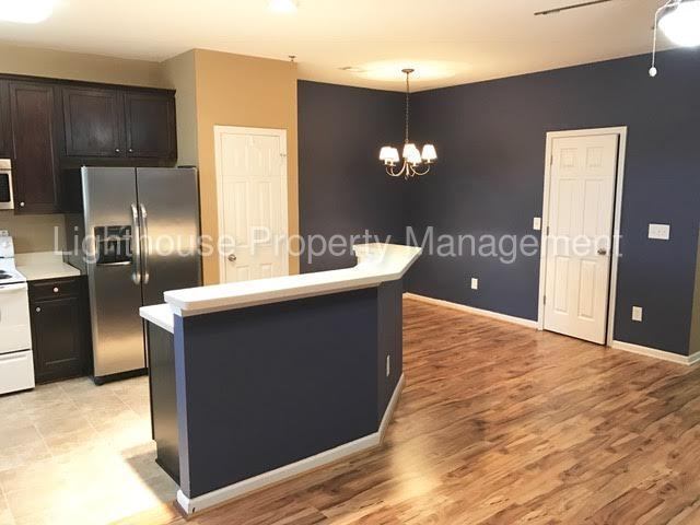 Building Photo - 49 Newnan Lakes Dr
