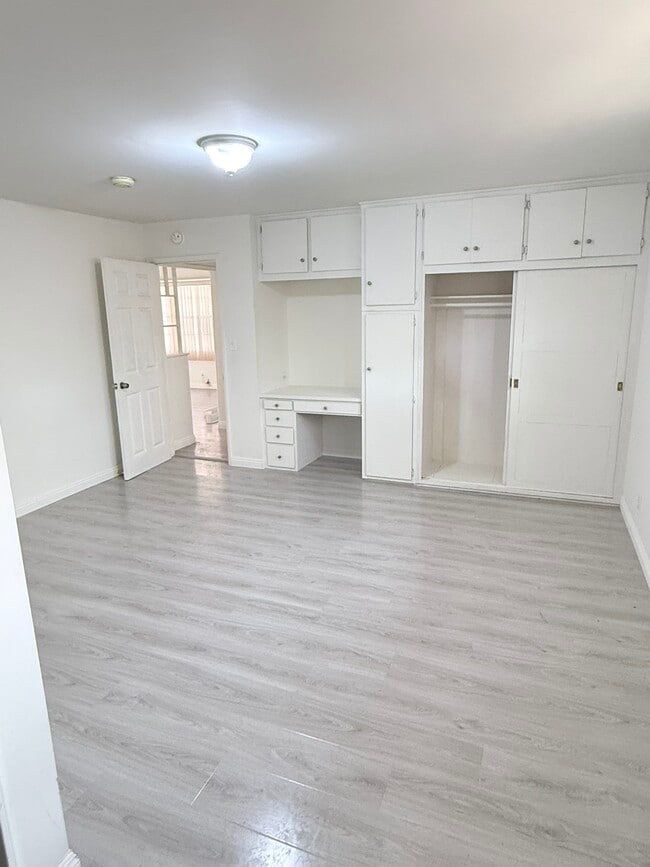 Foto del edificio - 9024 Emperor Ave