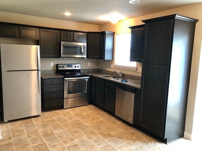 Foto del edificio - Newer 2 Bed Townhome in Belton w/ First Mo...