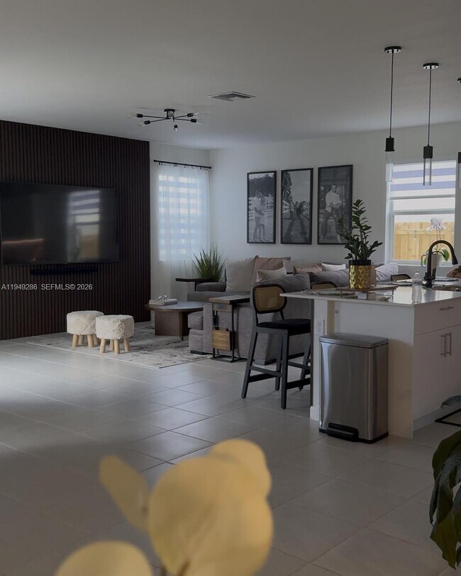 Foto del edificio - 2415 SE 23rd Rd