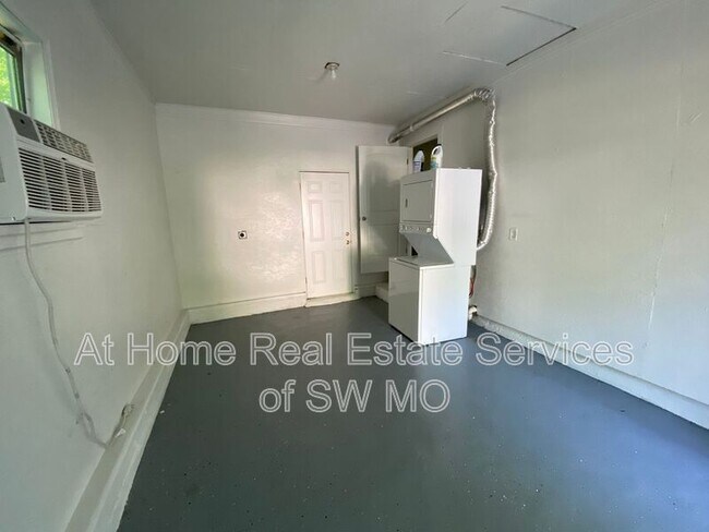 Foto del edificio - 520 N Warren Ave