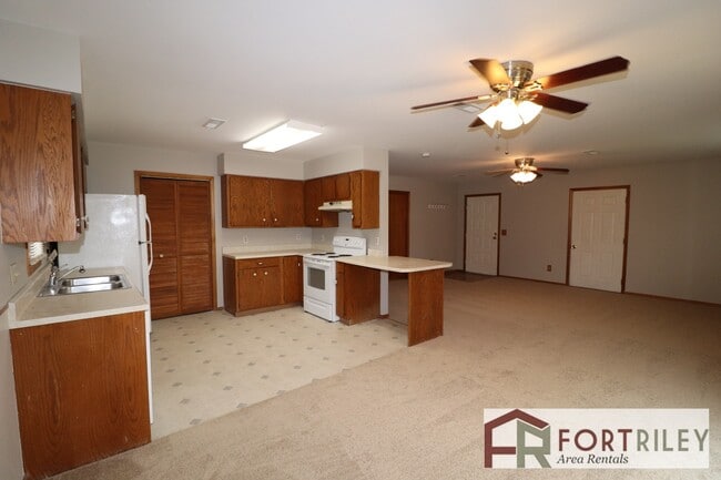 Building Photo - Family Home for rent!