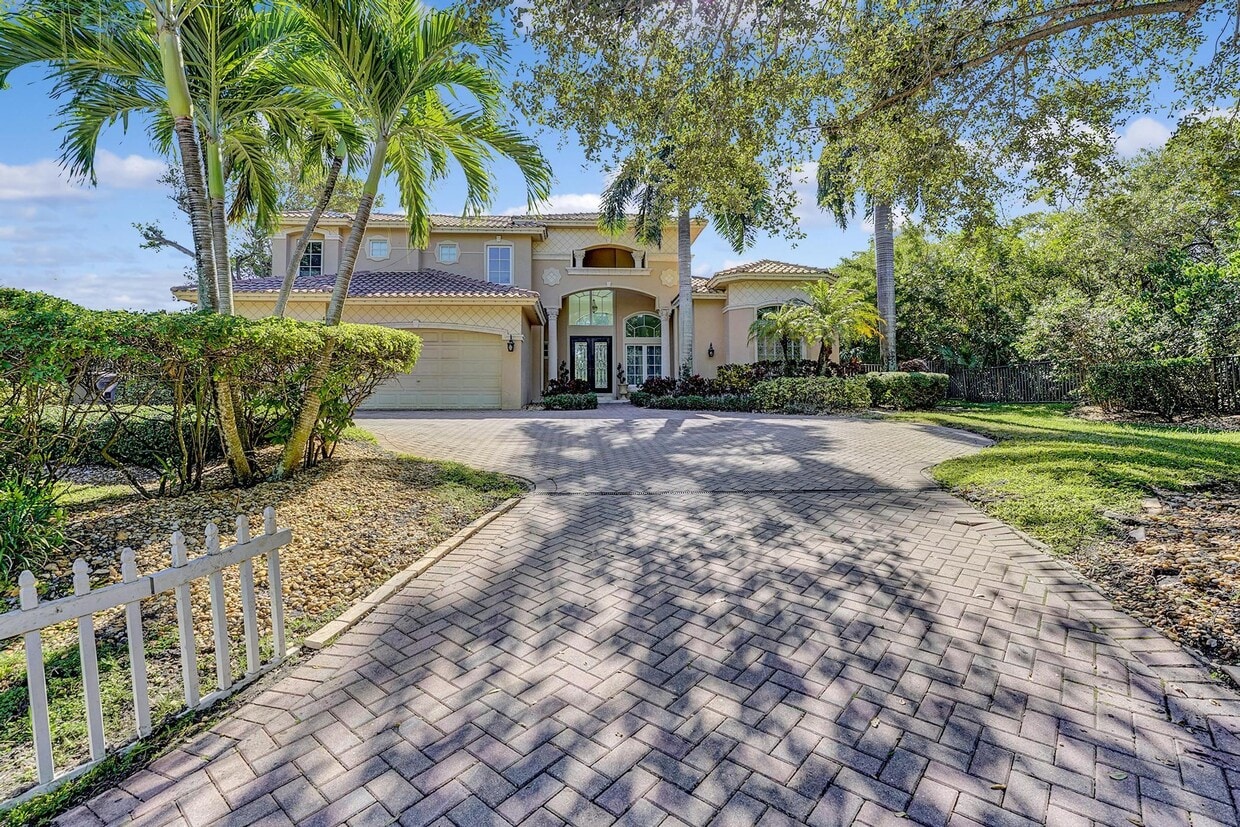 Primary Photo - 43 Coconut Ln