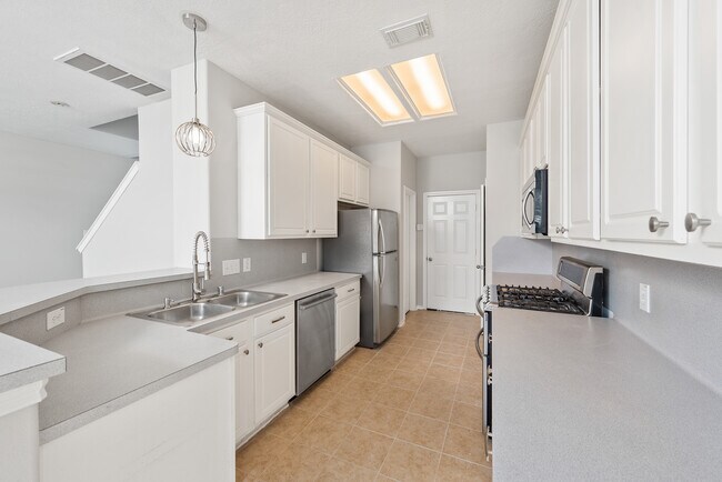 Foto del edificio - 14425 Rosehedge Ct