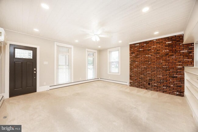 Building Photo - 147 2nd Ave