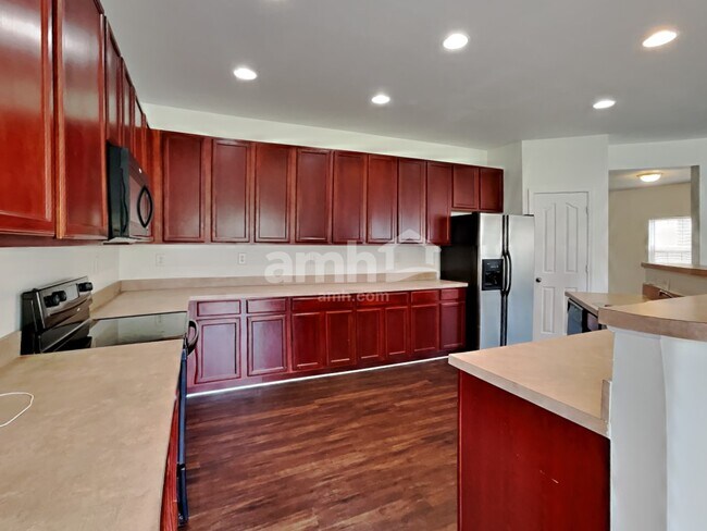 Building Photo - 318 Lameshur Ln