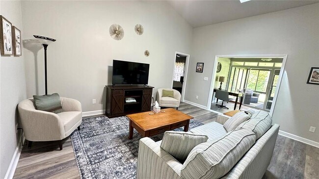 Foto del edificio - 782 Pine Shores Cir