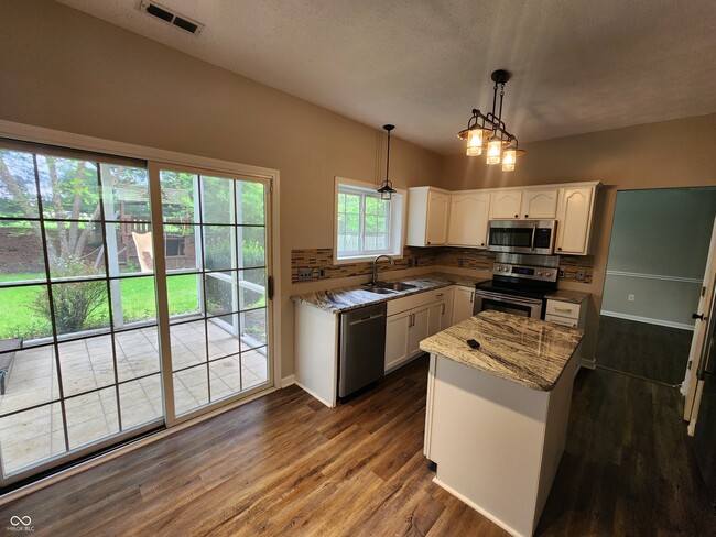 Foto del edificio - 14504 Cherry Ridge Rd