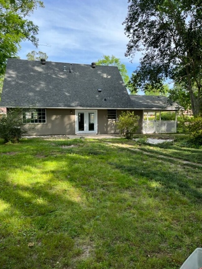 Building Photo - Renovated 3Br/2Bath Home in Magnolia Woods