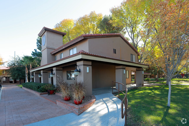 Foto del edificio - Desert Tree Apartment Homes